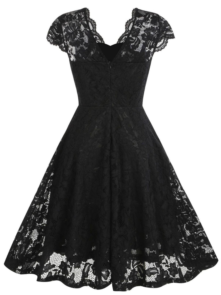 Robe en dentelle unie à col en V et sans manches années 1950