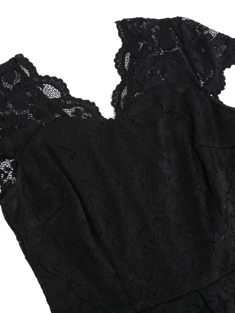 Robe en dentelle unie à col en V et sans manches années 1950