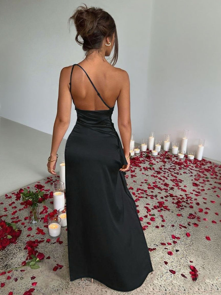 Robe asymétrique en satin fendue et froncée années 1960