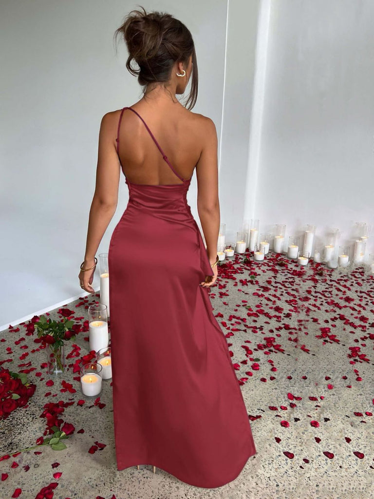 Robe asymétrique en satin fendue et froncée années 1960