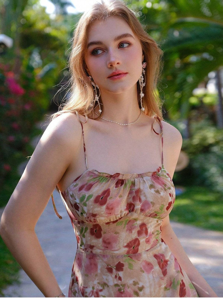 Robe à volants et bretelles spaghetti des années 1960