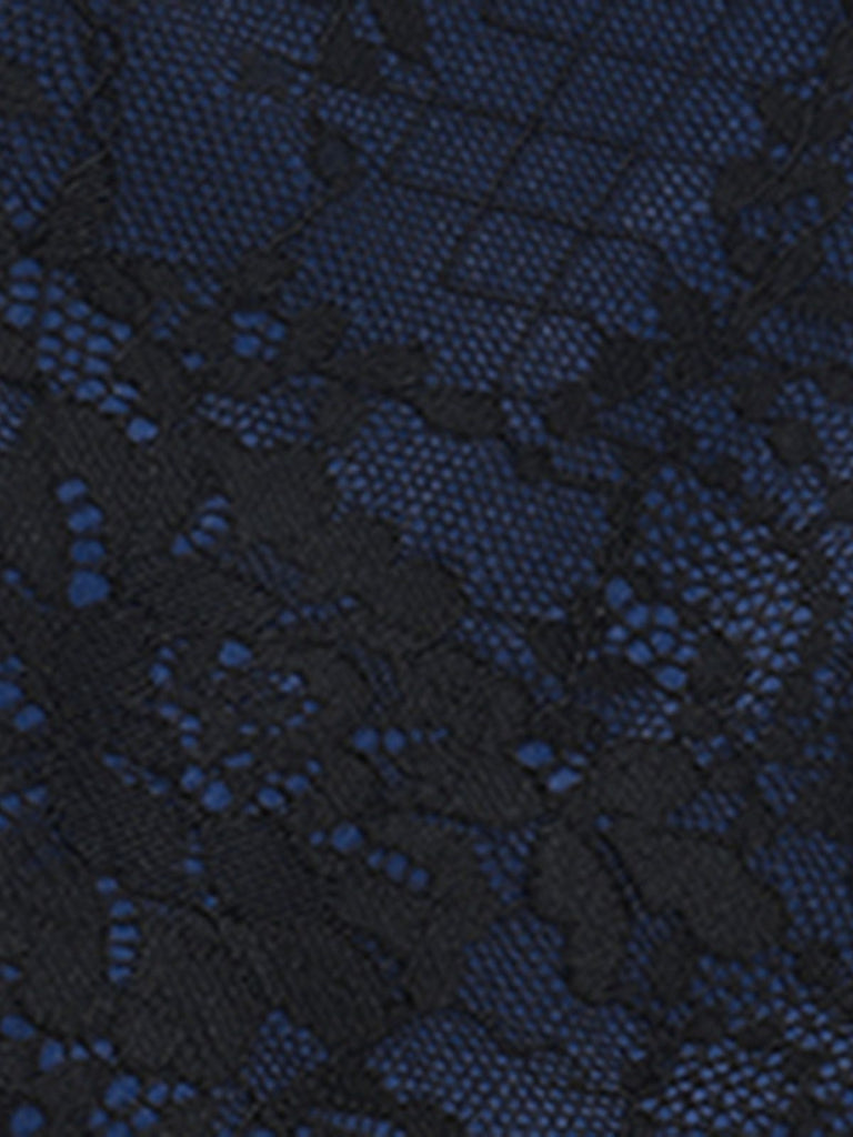 Haut bleu foncé épaules dénudées et pompons en dentelle des années 1930