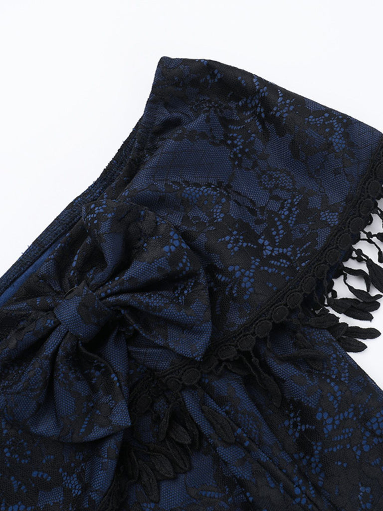 Haut bleu foncé épaules dénudées et pompons en dentelle des années 1930