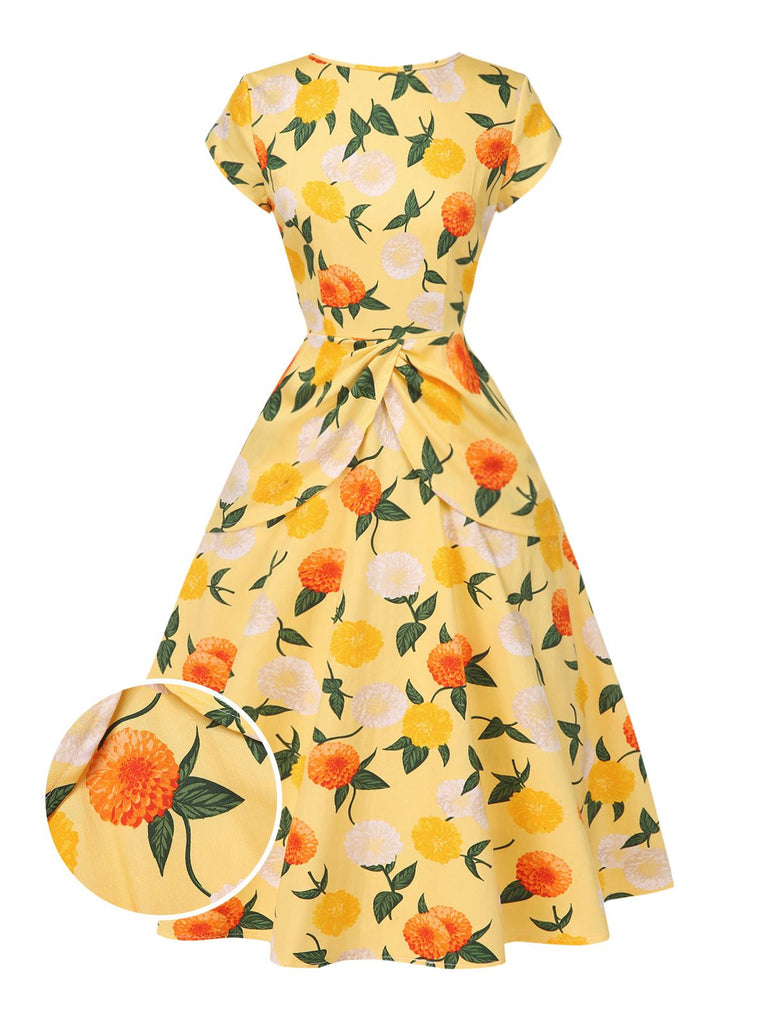 Robe froncée à fleurs d'hortensia jaune des années 1950