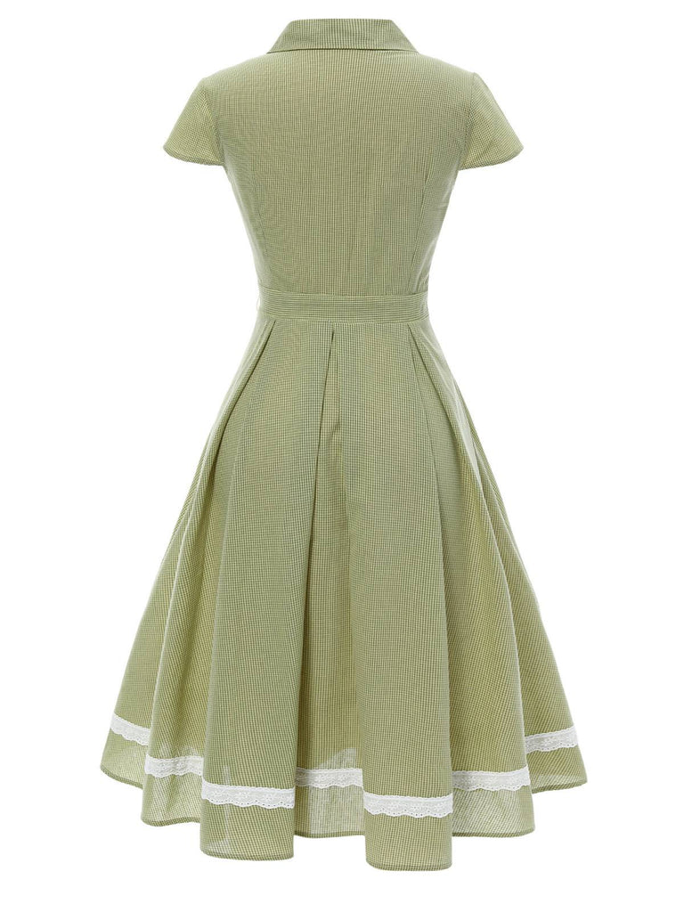 Robe en coton à carreaux vichy et dentelle verte des années 1940
