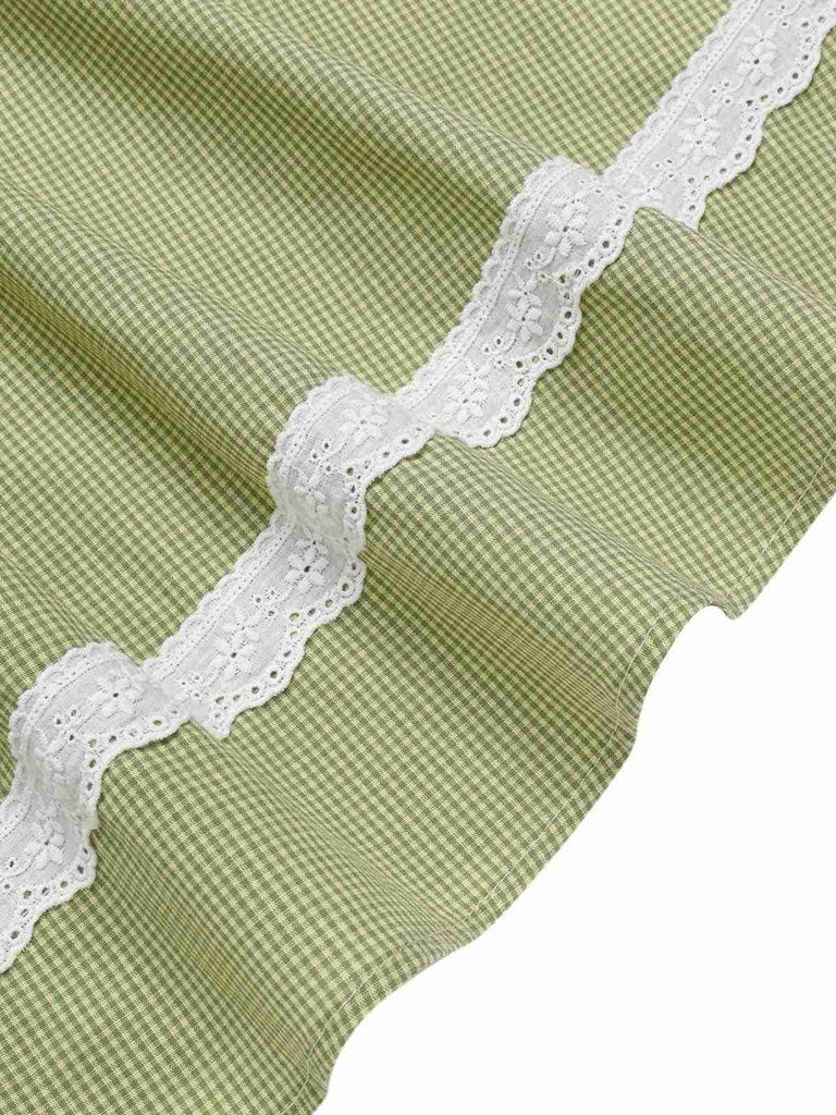 Robe en coton à carreaux vichy et dentelle verte des années 1940