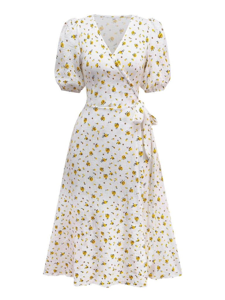 Robe blanche à petites fleurs en coton années 1940