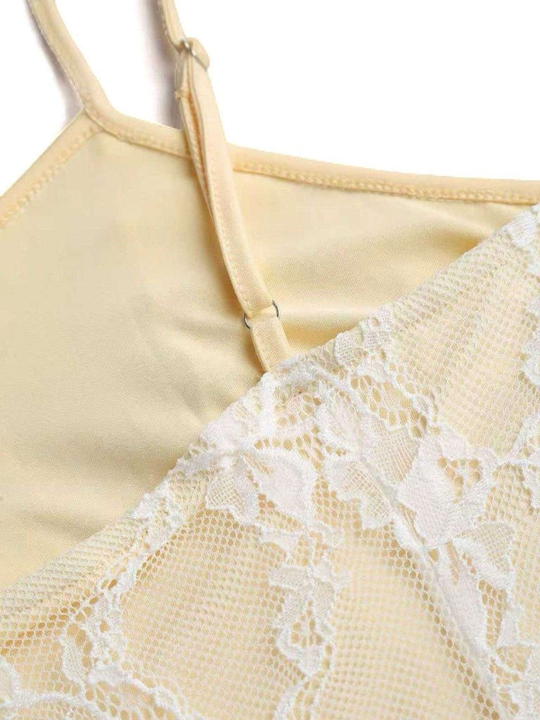 Robe beige en dentelle fleurie à volants et nœud années 1940