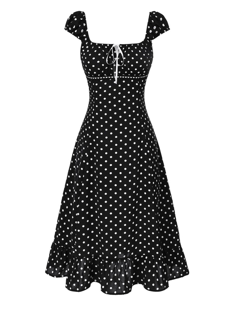 Robe à volants et col carré à pois noir années 1940