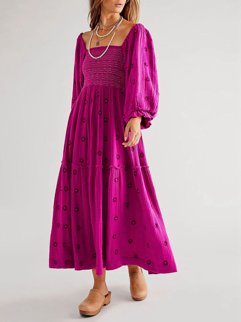 Robe manches lanterne brodées de fleurs des années 1940