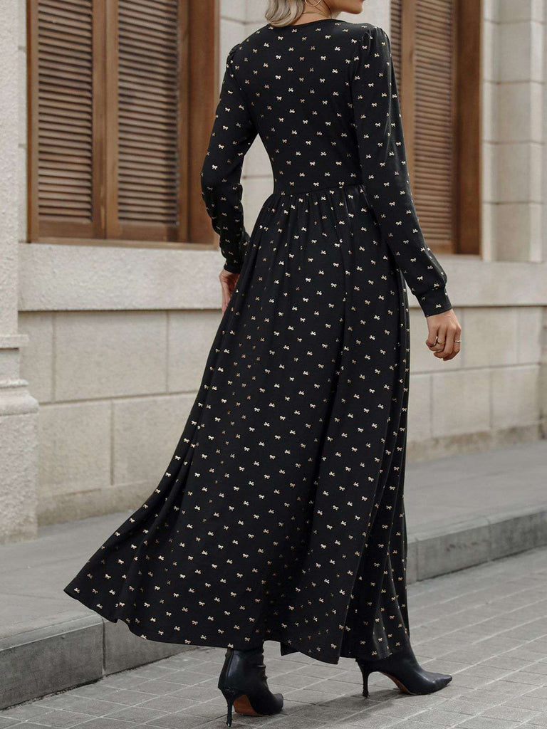 Robe fendue en dentelle noire col en V et nœud en feuille d'or des années 1930