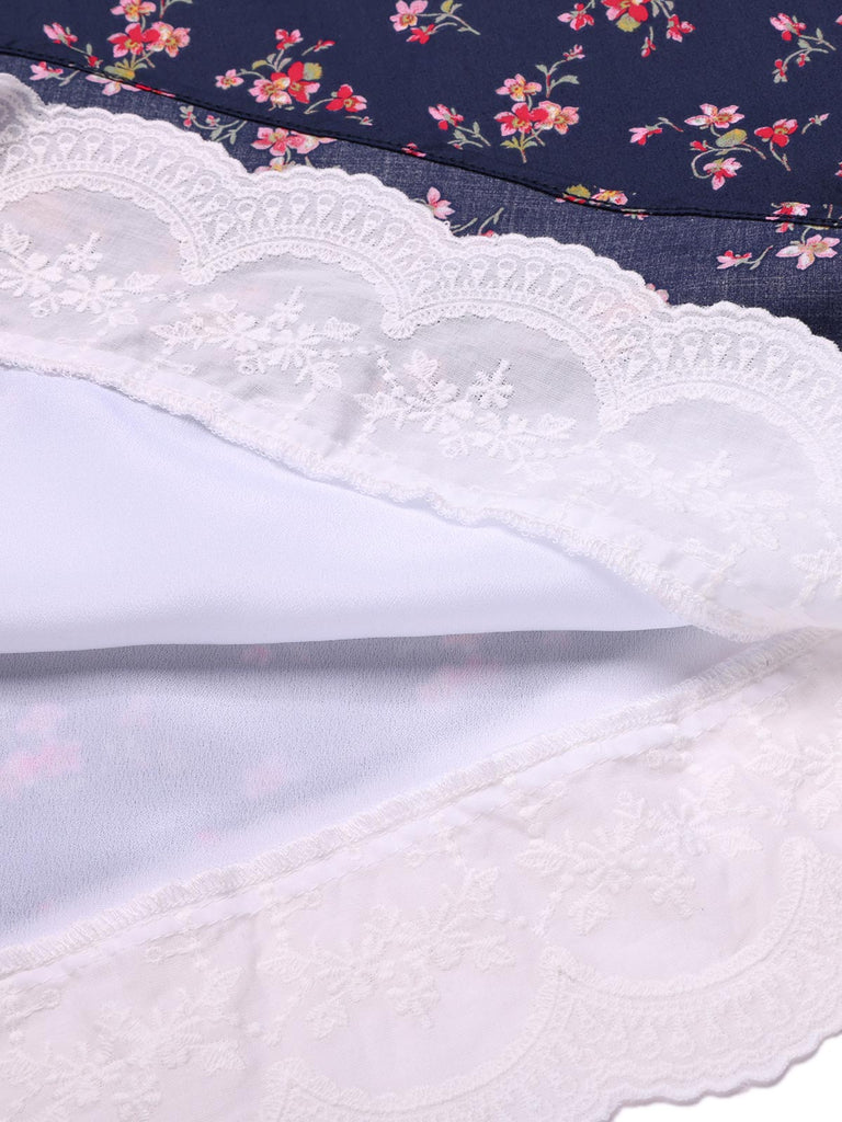 Robe licou en coton fleurs bleu foncé avec dentelle des années 1950