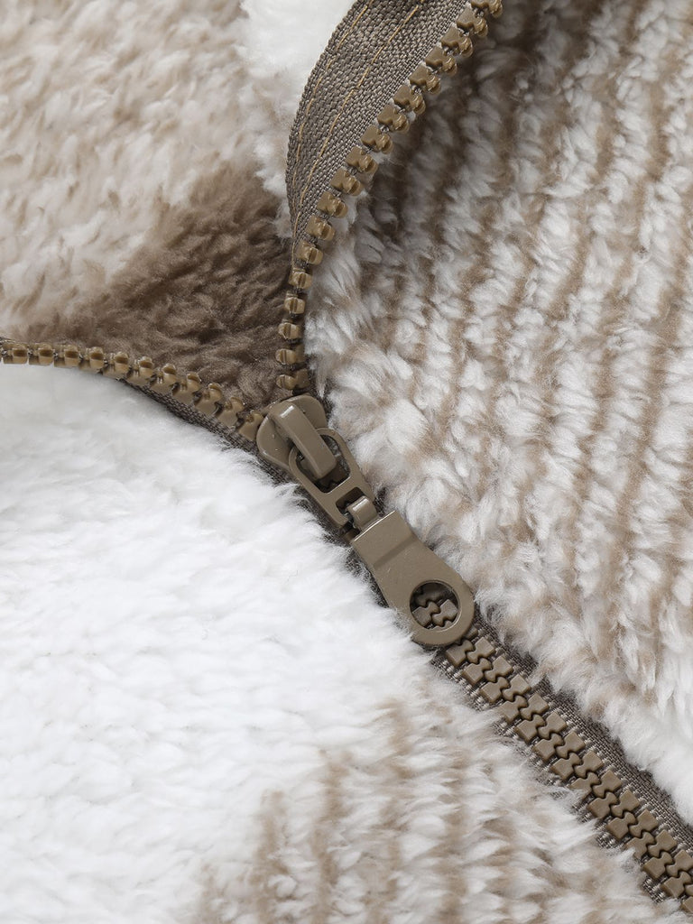 Manteau à carreaux en peluche réversible beige des années 1940