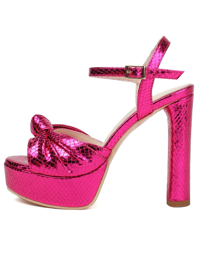 Sandales à talons hauts compensés à imprimé serpent métallisé