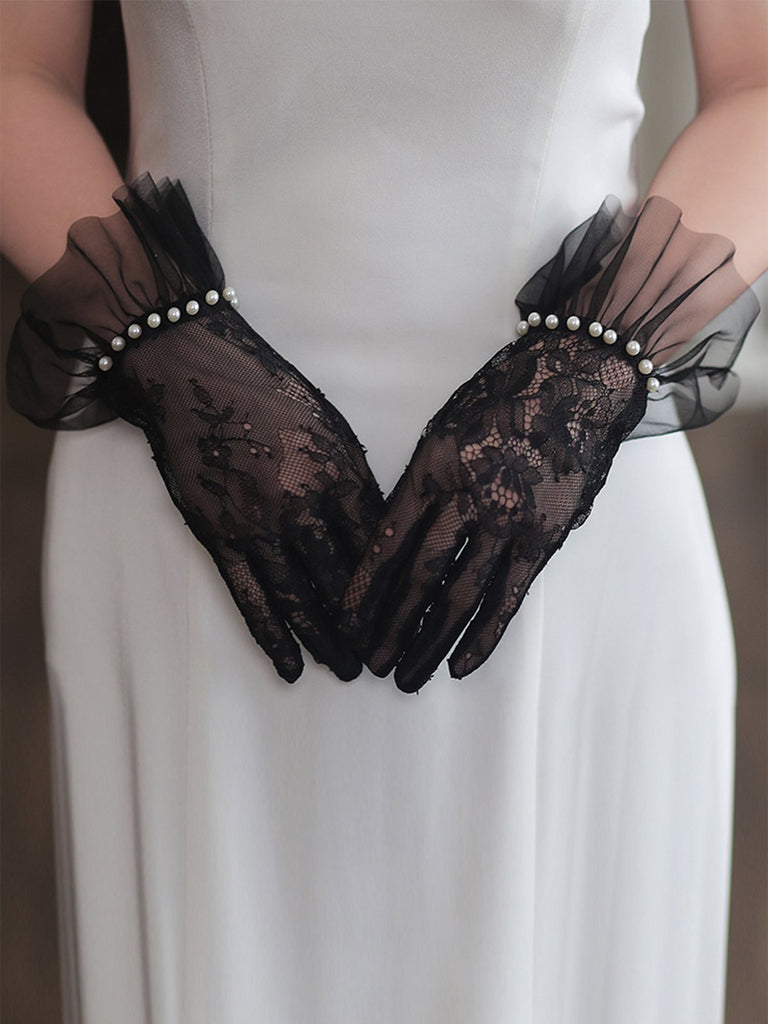 Gants en mousseline de soie et dentelle cousus avec perles