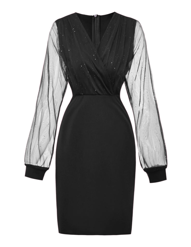 Robe moulante en résille paillettes unie et col en V années 1960