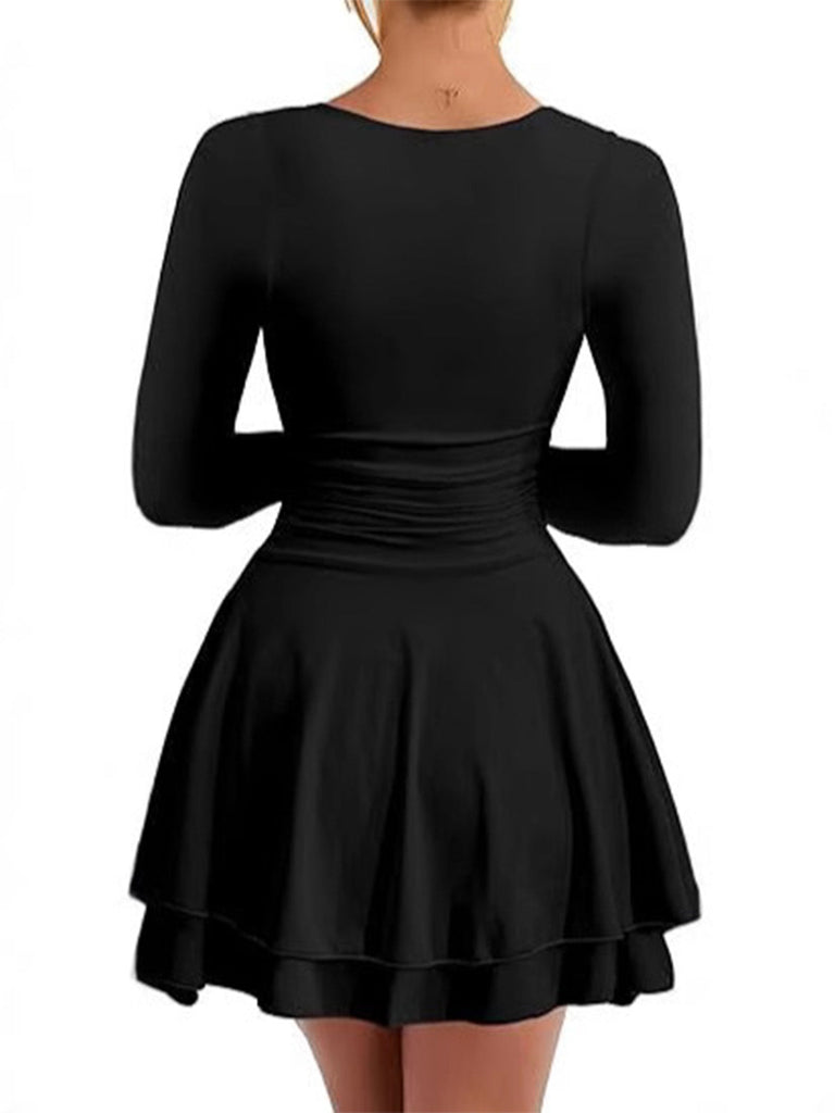 Robe coupe cintrée col carré et manches longues années 1980