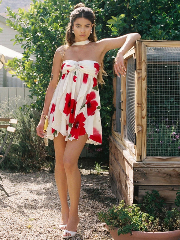 Robe babydoll rouge dos nu et ourlet asymétrique années 1960