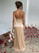 Robe asymétrique en satin fendue et froncée années 1960