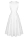 Robe blanche unie sans manches col en V boutons années 1950