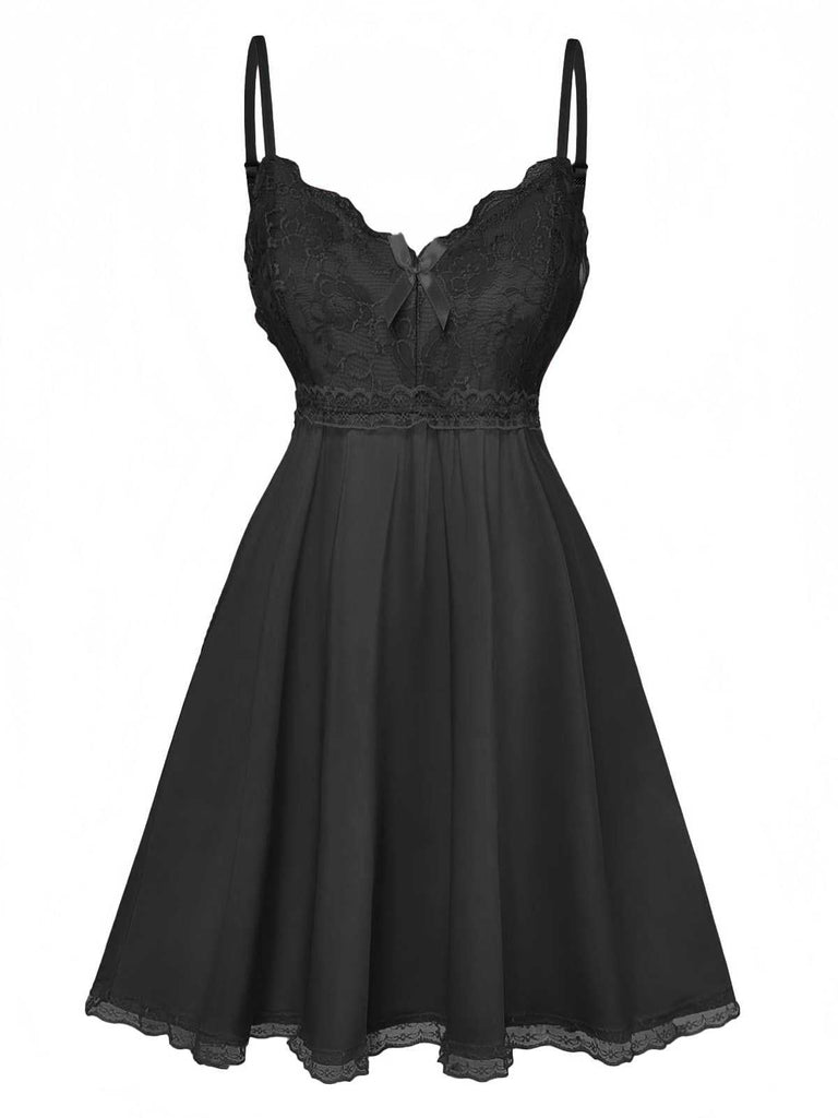 Nuisette à fines bretelles et nœud en dentelle années 1940