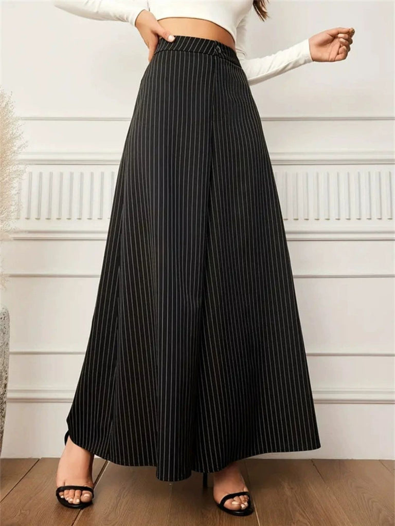 Pantalon noir à rayures fines jambes très larges des années 40