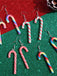 Boucles d'oreilles de Noël couleur bonbon en forme de canne arc-en-ciel