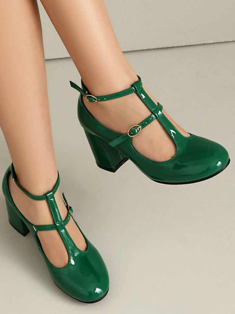 Escarpins à talons hauts vernis à bride en T