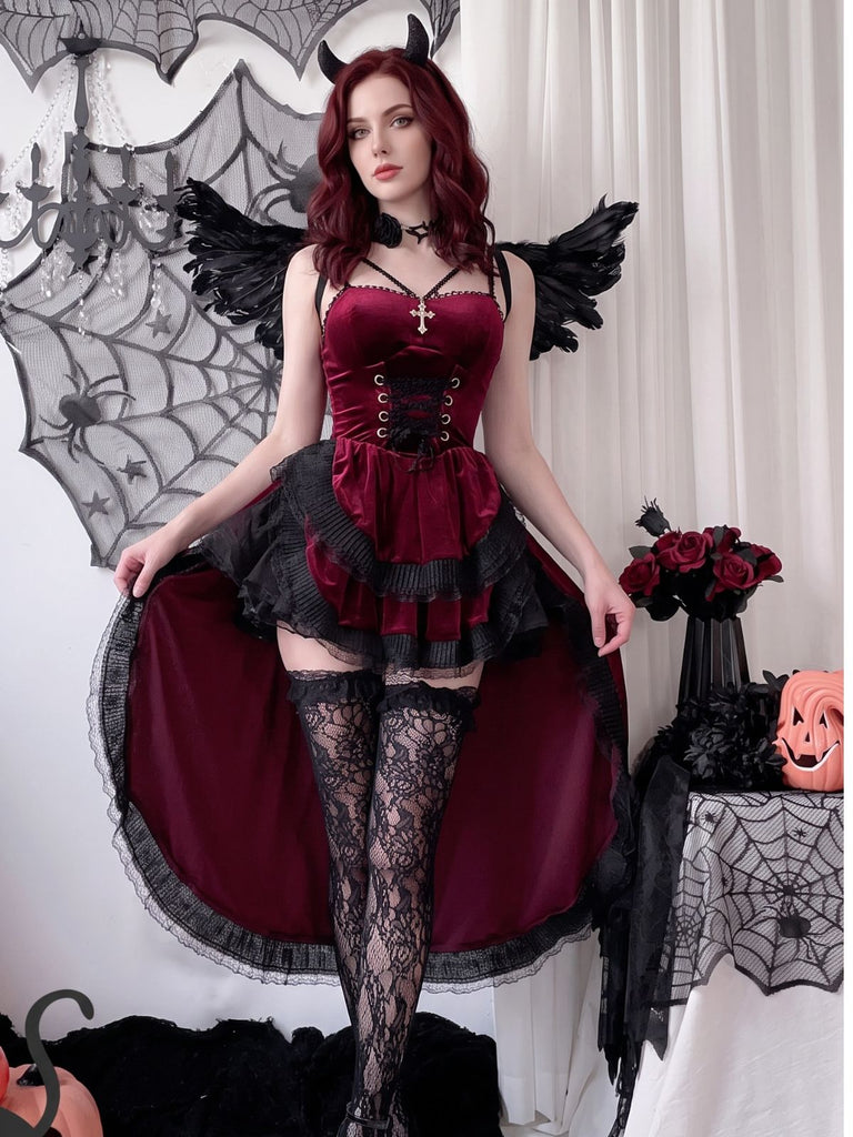 Robe gothique d’Halloween en velours à traîne asymétrique années 1940