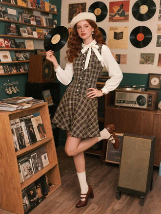 Robe trapèze marron à carreaux avec nœud années 1960