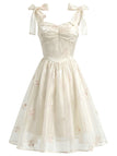 [Prévente] Robe Corset en Satin Brodé Floral à Bretelles Nouées Beige Années 1950 2