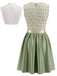 Ensemble vert clair avec robe à col carré, tablier en dentelle florale et top blanc Années 1950