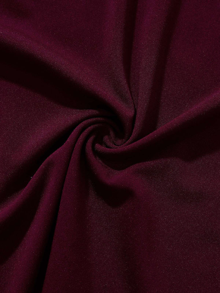 Robe moulante en résille paillettes unie et col en V années 1960