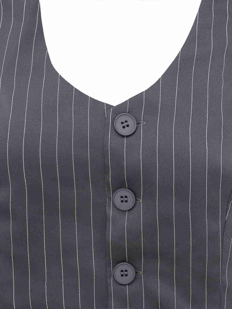 Combinaison boutonnée à fines rayures et col en V années 1940