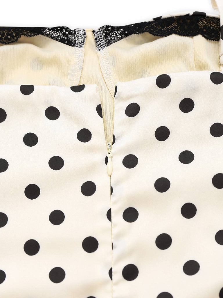 Robe moulante blanche à pois dentelle années 1960