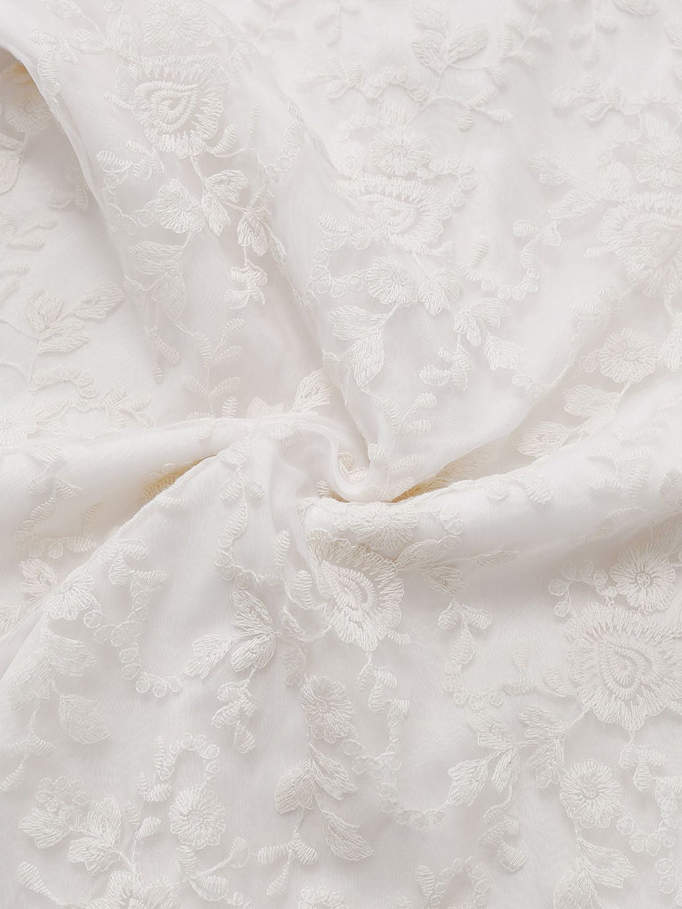 Robe blanche en dentelle de pur coton uni années 1960