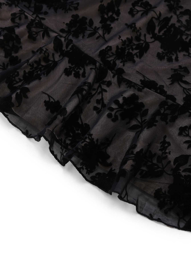 Robeà col en V en maille floquée à motif floral et ourlet à volants années 1960