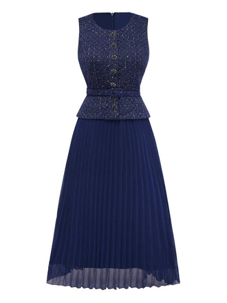 Robe plissée sans manches à boutons nacrés et ceinture années 1960