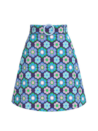 Jupe à motifs floraux avec ceinture sur fond blanc