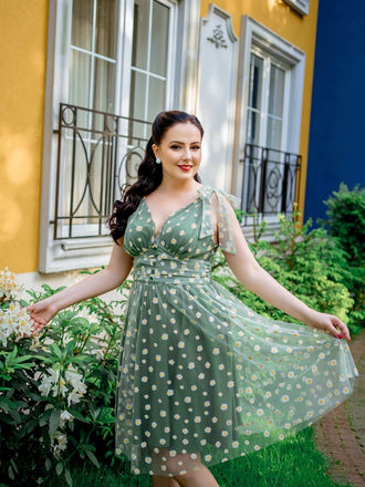 Robe trapèze verte en maille marguerite des années 1950