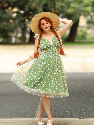 Robe trapèze verte en maille marguerite des années 1950