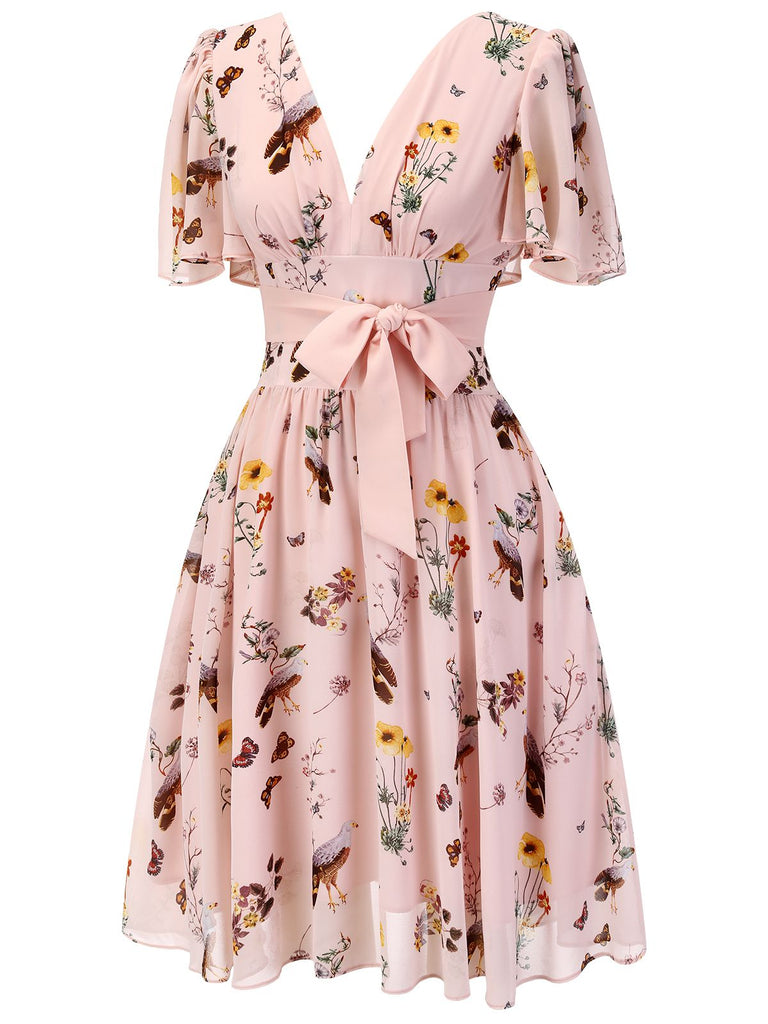 Robe rose à col en V et nœud papillon à fleurs et oiseaux