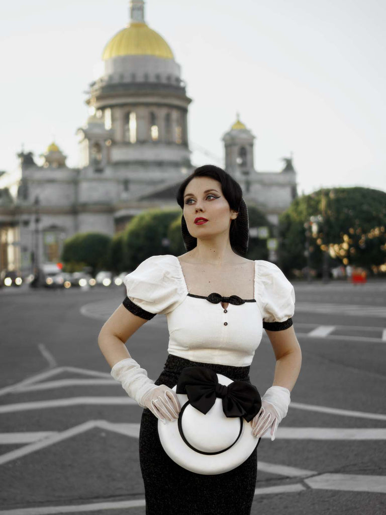 Robe crayon a manches bouffantes noire et beige 1960s Retro Stage France