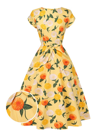 Robe froncée à fleurs d'hortensia jaune des années 1950