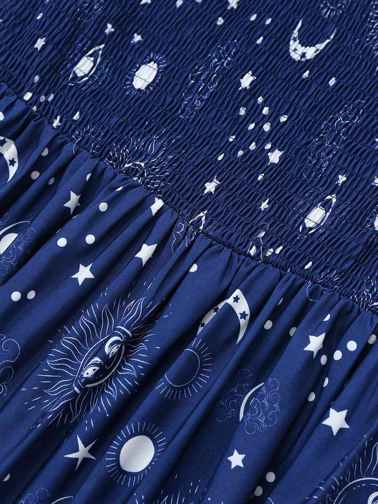 Robe bleue à épaules dénudées et étoiles et lune années 1950
