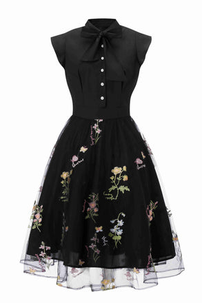 [Prévente] Robe noire en maille brodée de fleurs col cravate des années 1950