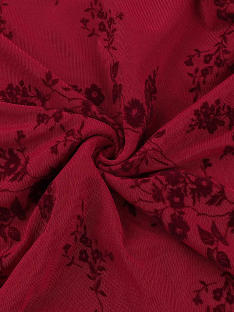 Robe en maille fleurie col v rouge vin des années 1930