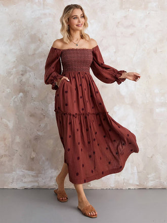 Robe manches lanterne brodées de fleurs des années 1940