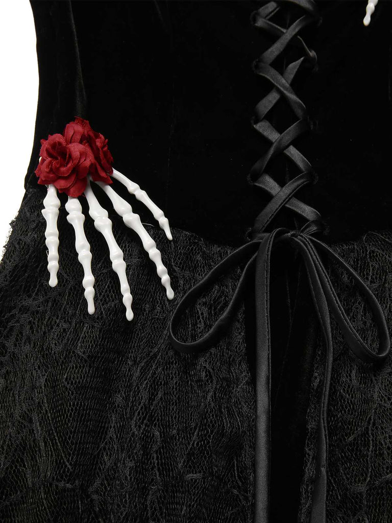 [Prévente] Robe noire d'Halloween avec decor de main de squelette et roses années 1950