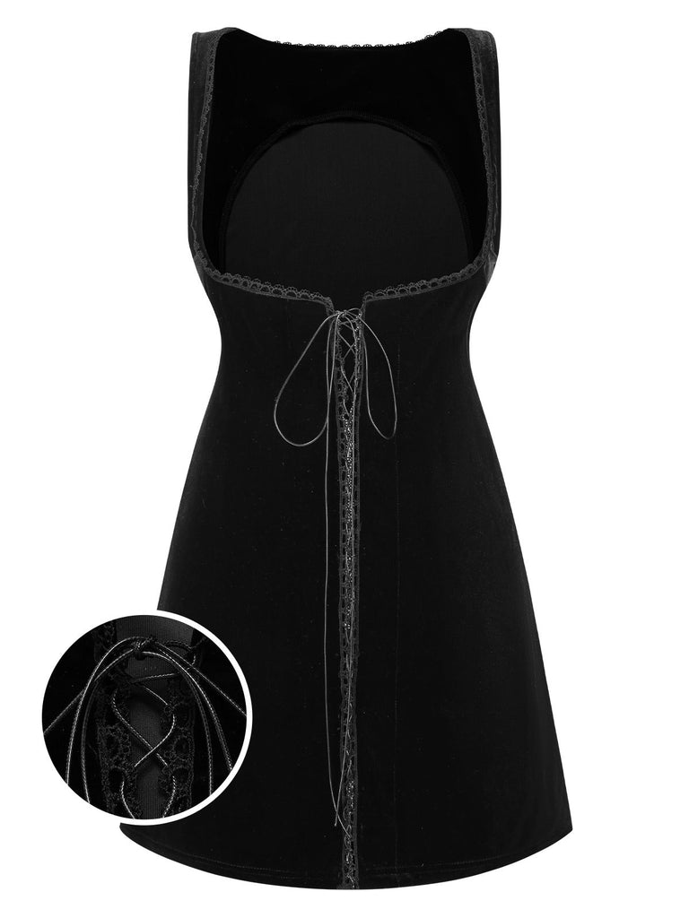 [Prévente] Robe salopette noire à lacets en velours uni des années 1960